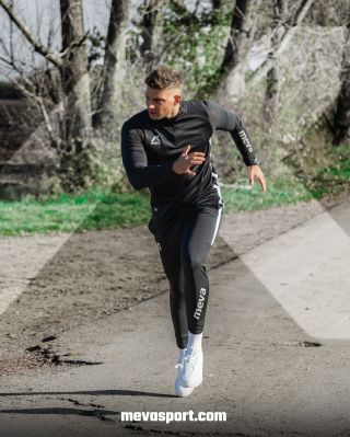 Naše tréningové súpravy PARIS sú navrhnuté tak, aby ste ich mohli využiť pri akomkoľvek športe. Futbal, beh či tréning vo...